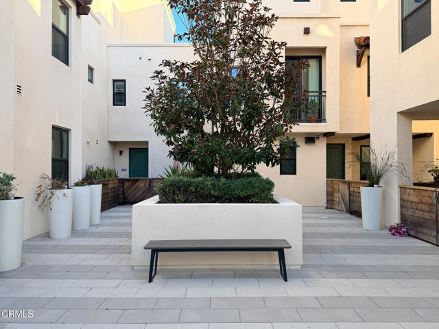 Building Photo - 1568 E Thompson Blvd