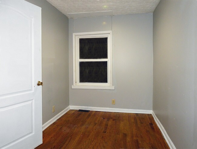 Building Photo - 1206 S Preston St