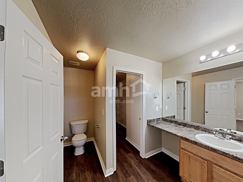 Building Photo - 2129 Revere Way