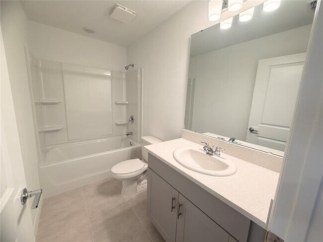 Building Photo - 2212 Portrait St