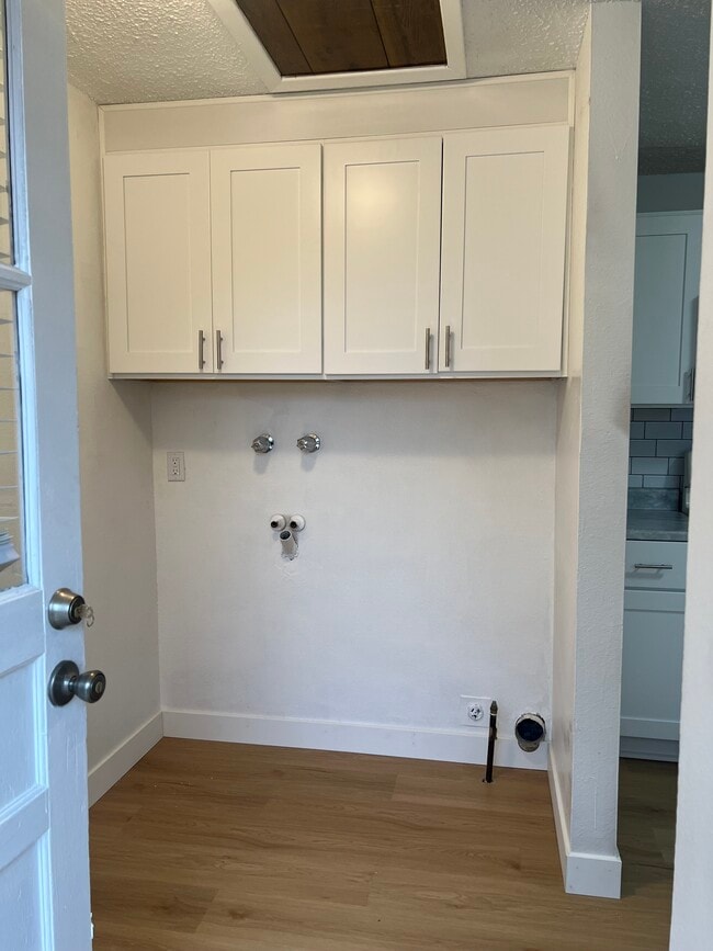 Building Photo - 428 Emery Dr