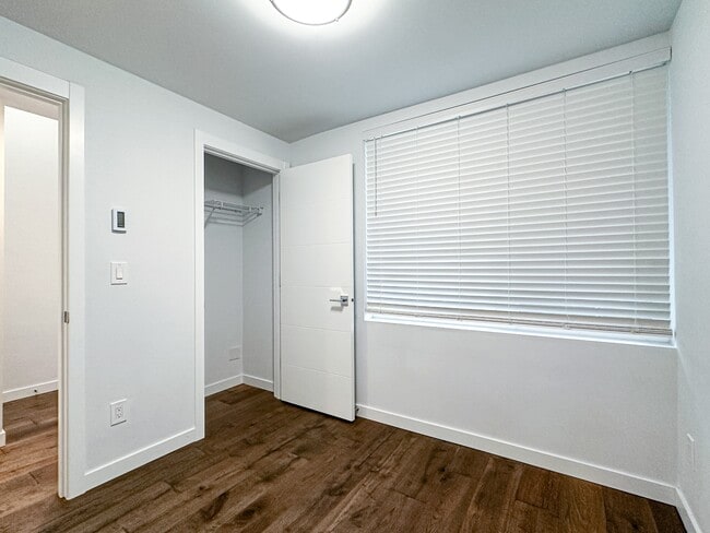 Building Photo - 1767 16th Ave S