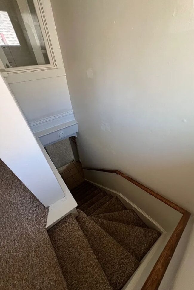 Building Photo - 1804 E 4th St