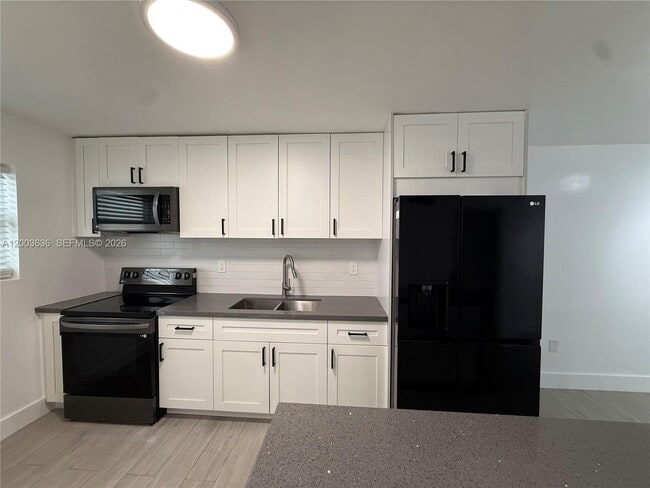 Building Photo - 200 Galen Dr