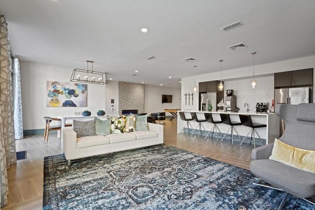 Building Photo - 775 Juniper St NE