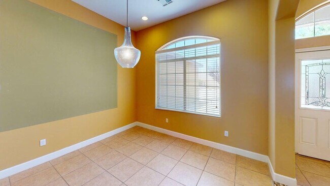 Building Photo - Spacious 4-Bed/3-Bath in Alamogordo, NM