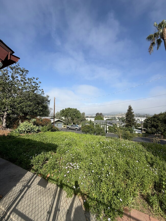 Building Photo - 266 S Carmel Rd