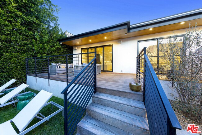 Building Photo - 123 S Kilkea Dr