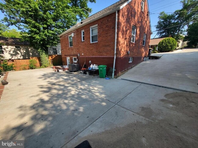 Building Photo - 6427 Kilmer St