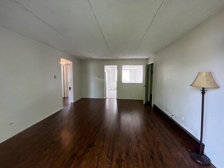 Building Photo - 1030 Dunlop Ave