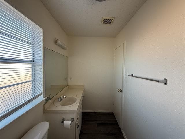 Building Photo - 1021 Pleasant Valley Ln