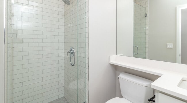 Building Photo - 2639 N Wayne Ave