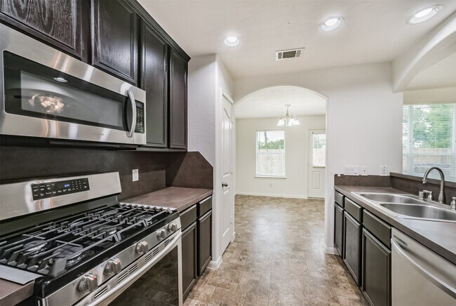 Building Photo - 9334 Valley Tree Ln