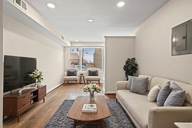 Building Photo - 53 Victor St NE