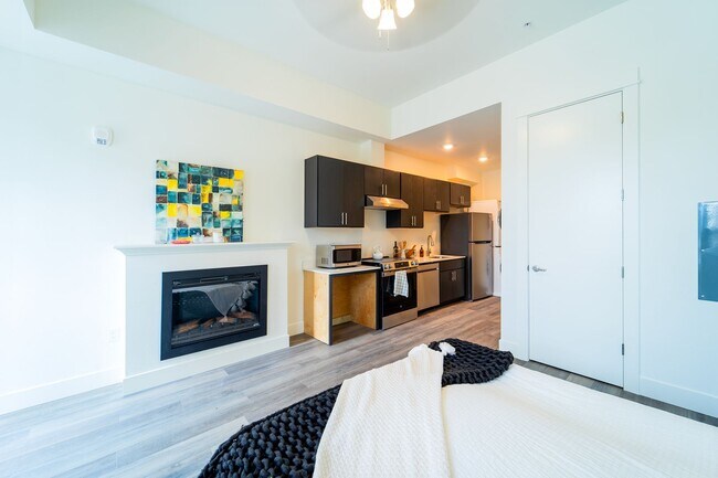 Interior Photo - Janie