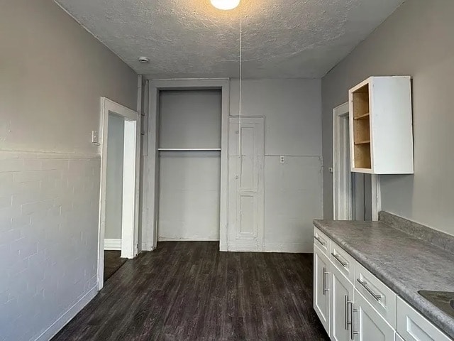 Building Photo - 416-418-418 Leslie St