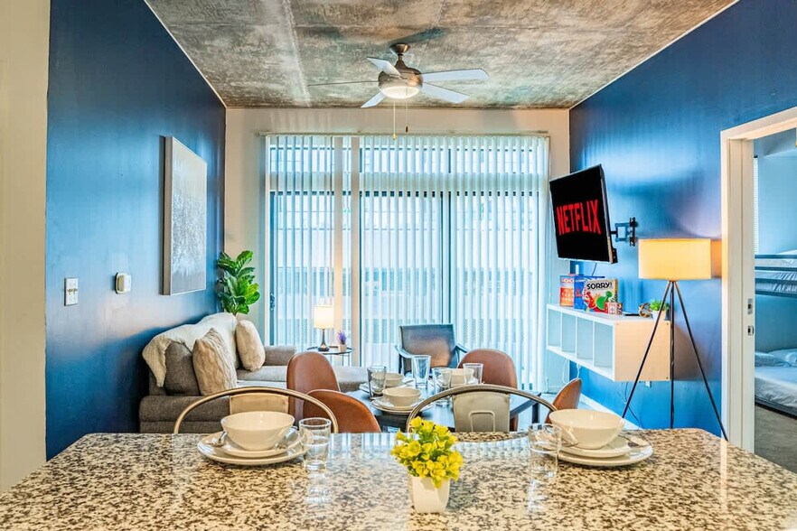 Building Photo - 888 N 4th St