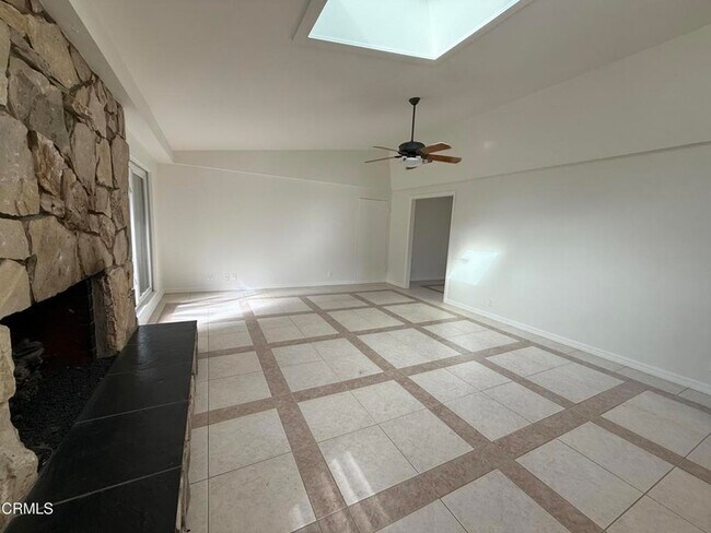 Building Photo - 620 Trueno Ave