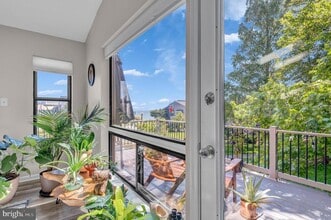 Building Photo - 4013 Carousel Way