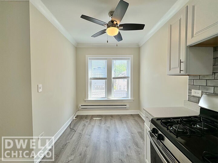 Building Photo - 2125 W Giddings St