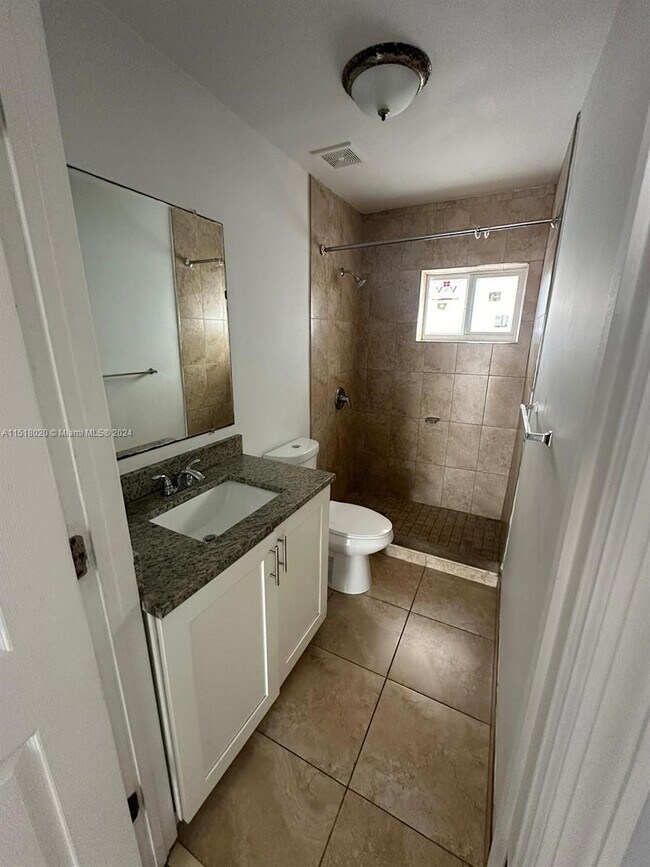 Building Photo - 1128 NW 101st St