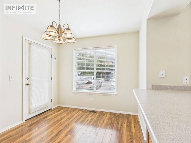 Building Photo - 1112 Longbow Ln