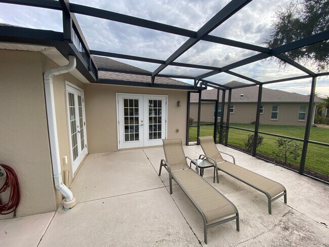 Building Photo - 6 Month or Longer Lease. Large 4 Bed + 4 1/2 Baths Home, w/Views of the Jacaranda Golf Course and...