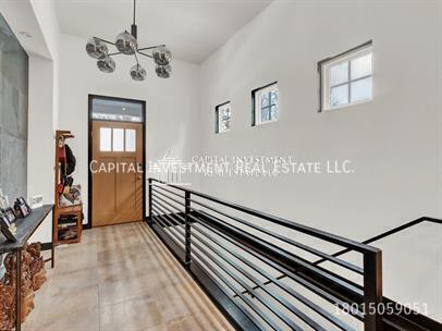 Building Photo - 10244 Sacramento Way