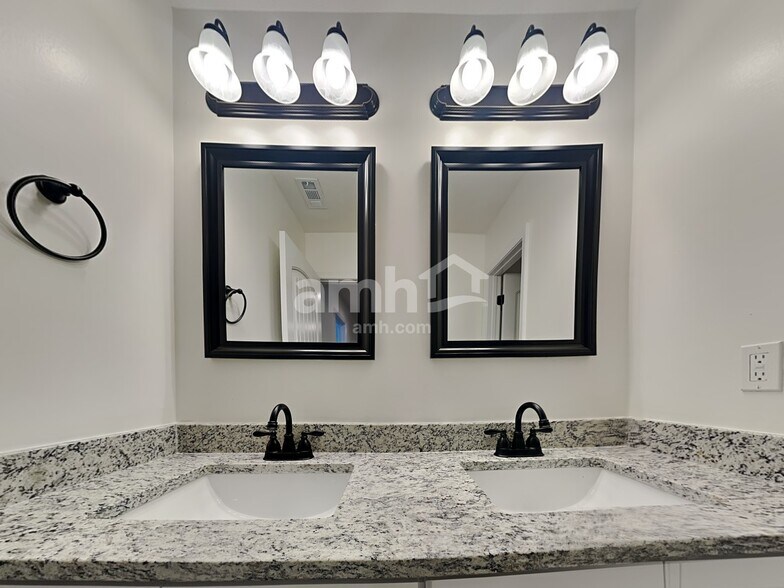 Building Photo - 2768 Silent Springs Ln