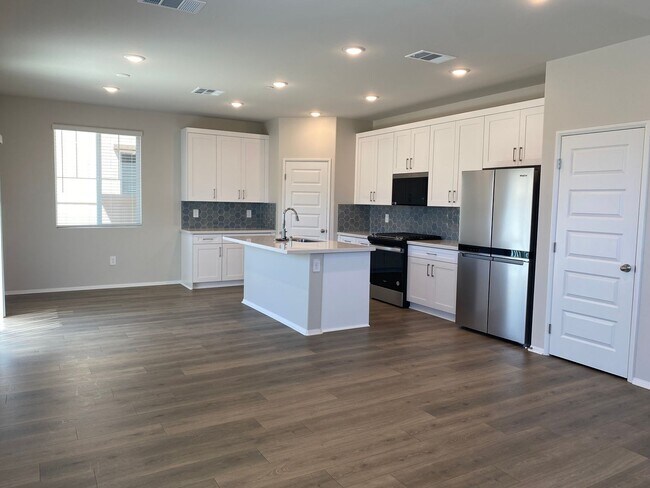Building Photo - BRAND NEW HOME AVAILABLE FOR LEASE IN TEME...