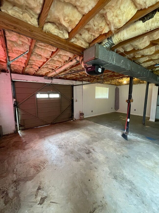 Building Photo - Nice 3 bedroom 2 bath home close to Harrison