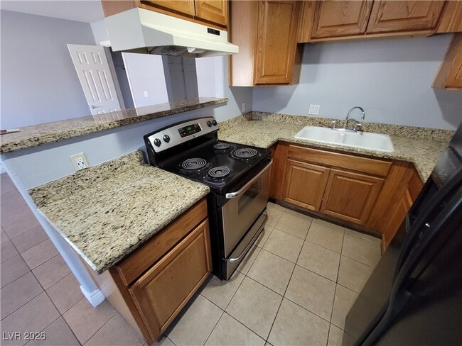 Building Photo - 2429 Daley St