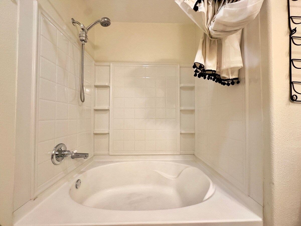 Building Photo - 1121 40th St