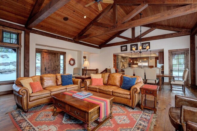 Building Photo - 14 Peaks View Dr