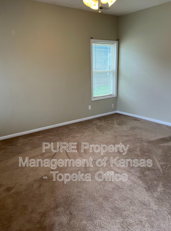 Building Photo - 2707 SE Taurus Ct