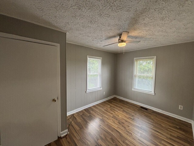 Building Photo - 3785 Sunnydale Rd