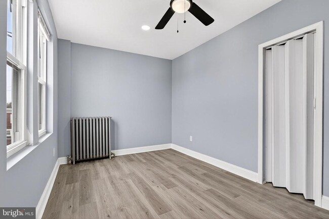 Building Photo - 167 W Albanus St