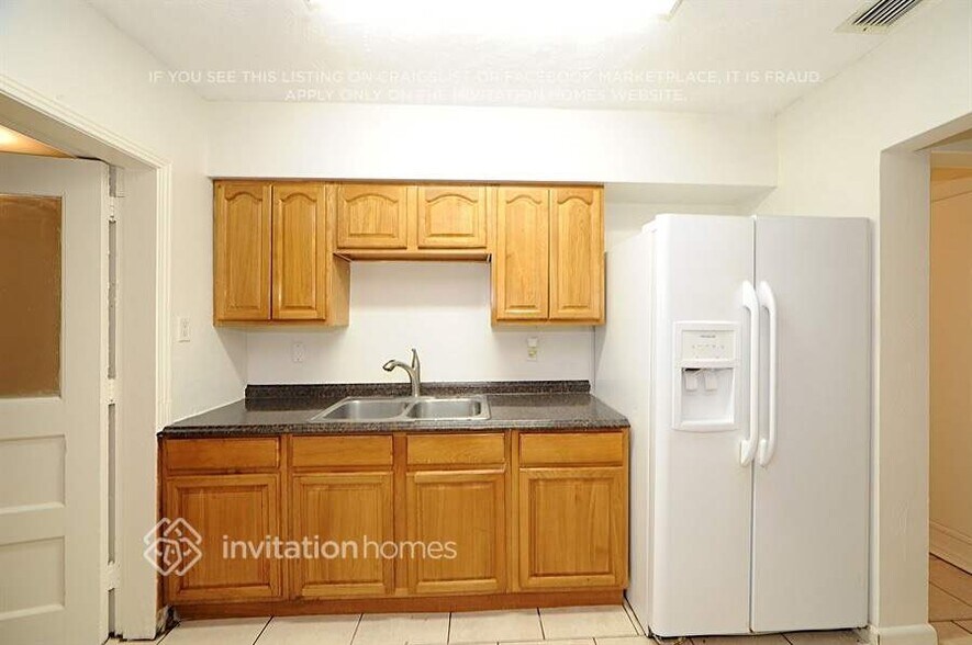 Building Photo - 4433 Bass St