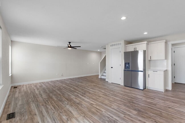 Building Photo - Beautifully Remodeled 3-Bedroom Townhome!