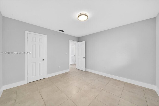 Building Photo - 7261 SW 21st St