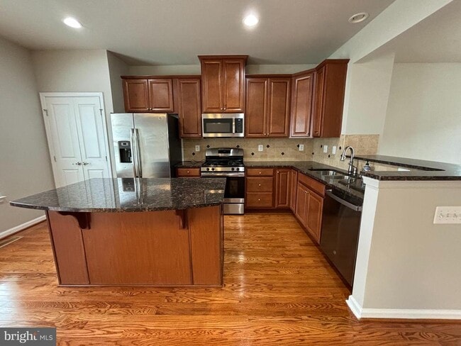 Building Photo - 115 Chamomile Ct