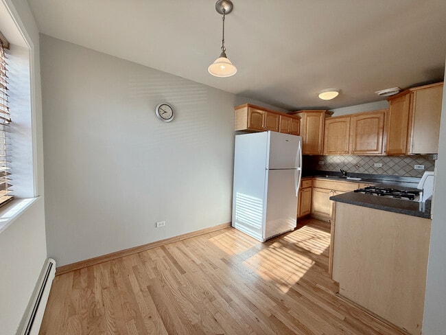 Building Photo - 4600 N Cumberland Ave