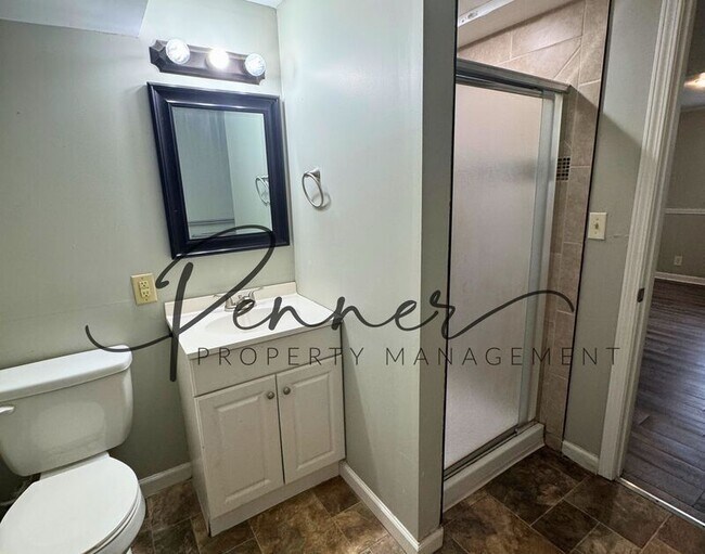 Building Photo - 513 NW Ward Ln