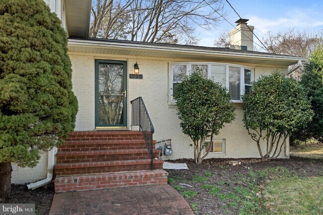 Building Photo - 1726 Baldwin Dr