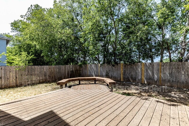 Building Photo - 446 S Water Ln
