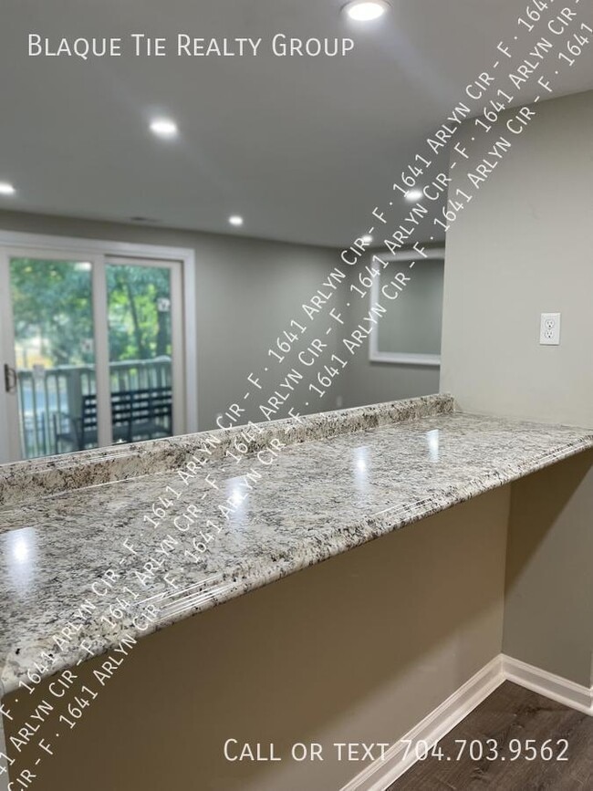 Building Photo - 1641 Arlyn Cir