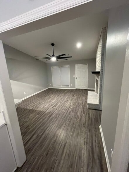 Building Photo - 7801 Cross Tie Dr