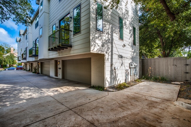 Building Photo - 4032 Herschel Ave