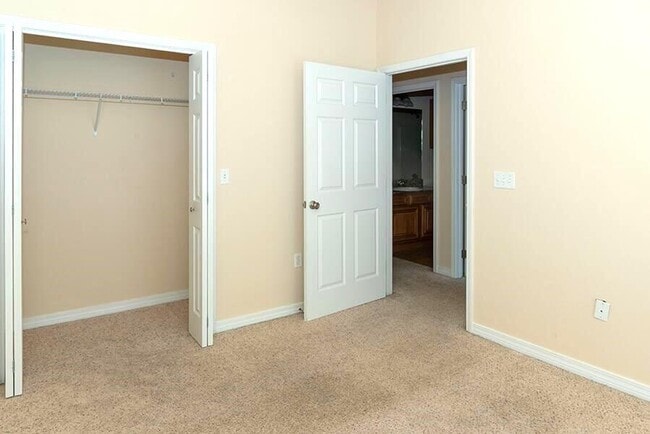 Building Photo - 1469 Bentley Cir