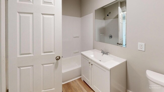 Building Photo - Cudell / West Boulevard Area - 3 bedroom/1...